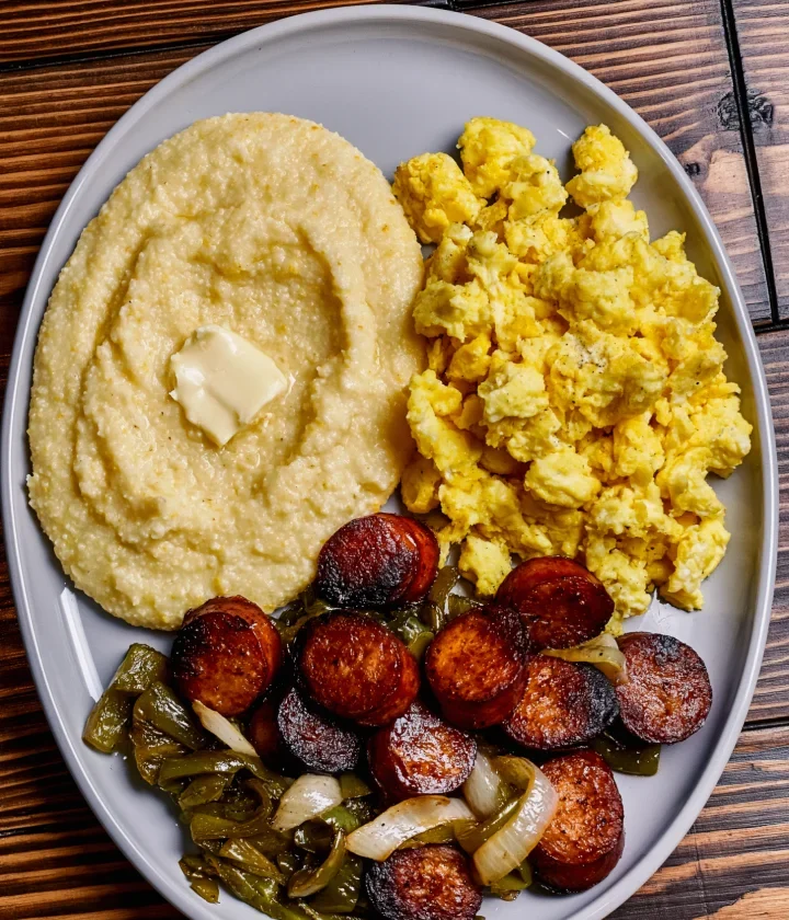 Sausage Eggs and Grits Skillet
