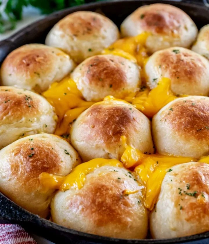 Cheese-Stuffed Pull Apart Rolls
